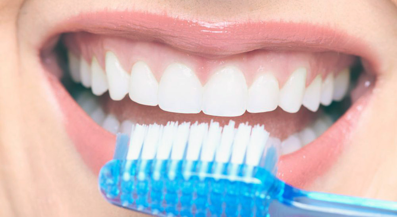 Чистка зубов. Зубной щёткой и не только. Гигиеническая чистка